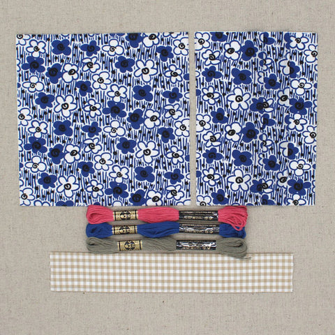 18 Navy Flowers - Lawn